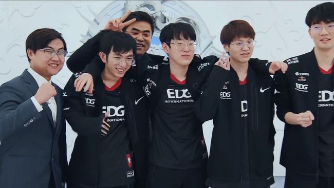 强调抗俄立 强调抗俄立